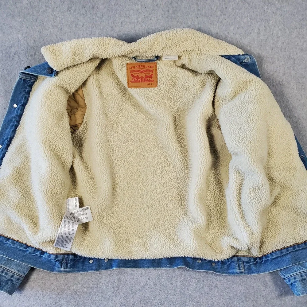 Levis Mens Type III Sherpa Trucker Jacket Light Wash Denim Faux Fur Lined Large